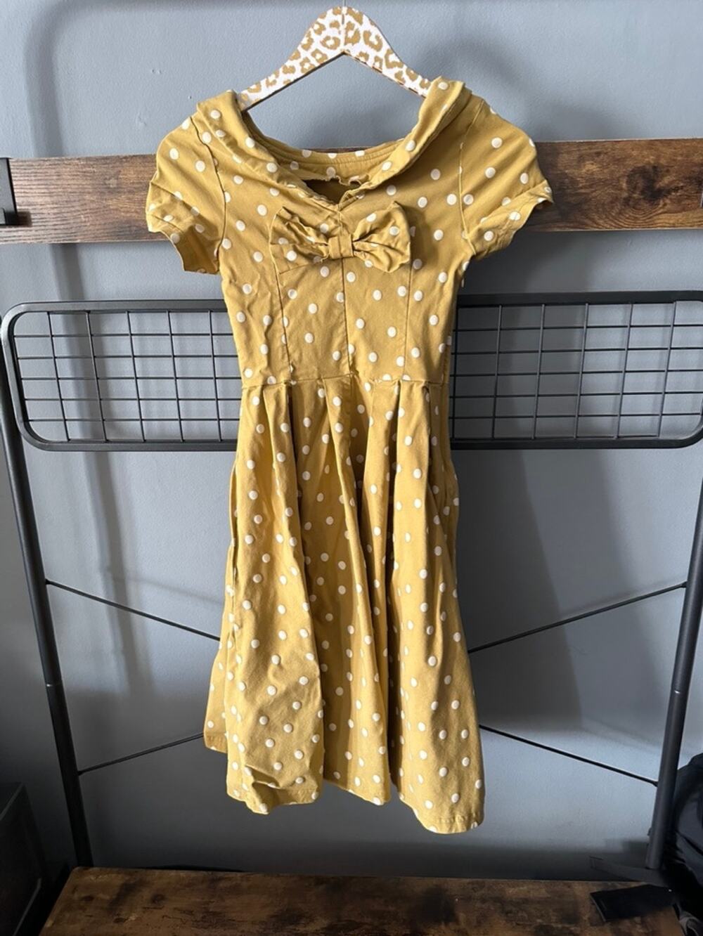 Gown Town Women's Pretty Woman Style Dress | Size Small
